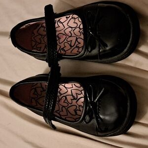 CARTERS SIZE 7 DRESS SHOES